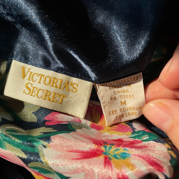 Vintage Victoria's Secret Gold Label Silky Oversized Sleep Shirt M - Picture 10 of 12